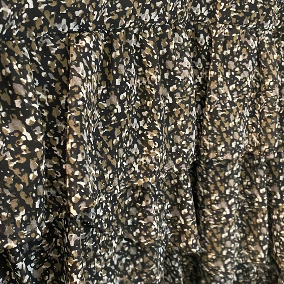 Black flower ruffle dress with long sleeves. - Picture 6 of 7